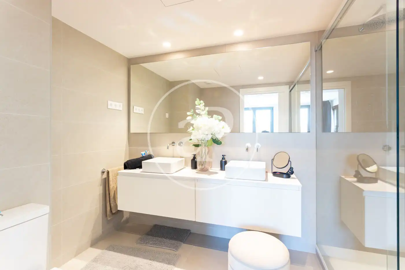 Baño de Ático de alquiler en Barcelona con Aire acondicionado, Calefacción y Terraza