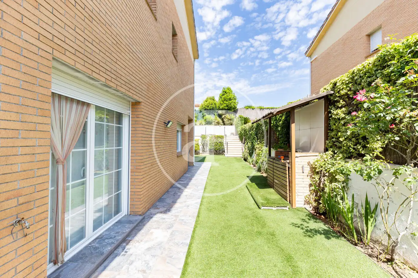 Garten von Einfamilien-Reihenhaus zum Verkauf in Sant Quirze del Vallès mit Klimaanlage, Heizung und Privatgarten