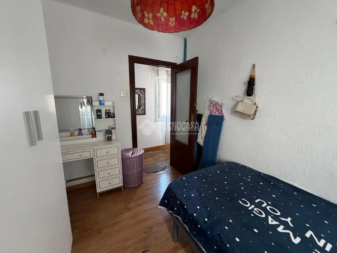 Habitación de Piso en venta en Zaragoza con Calefacción, Parquet y Terraza