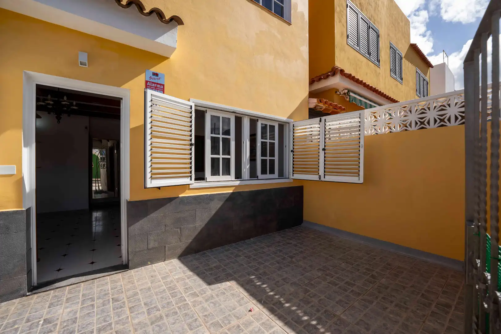 Vista exterior de Piso en venta en Los Silos con Terraza