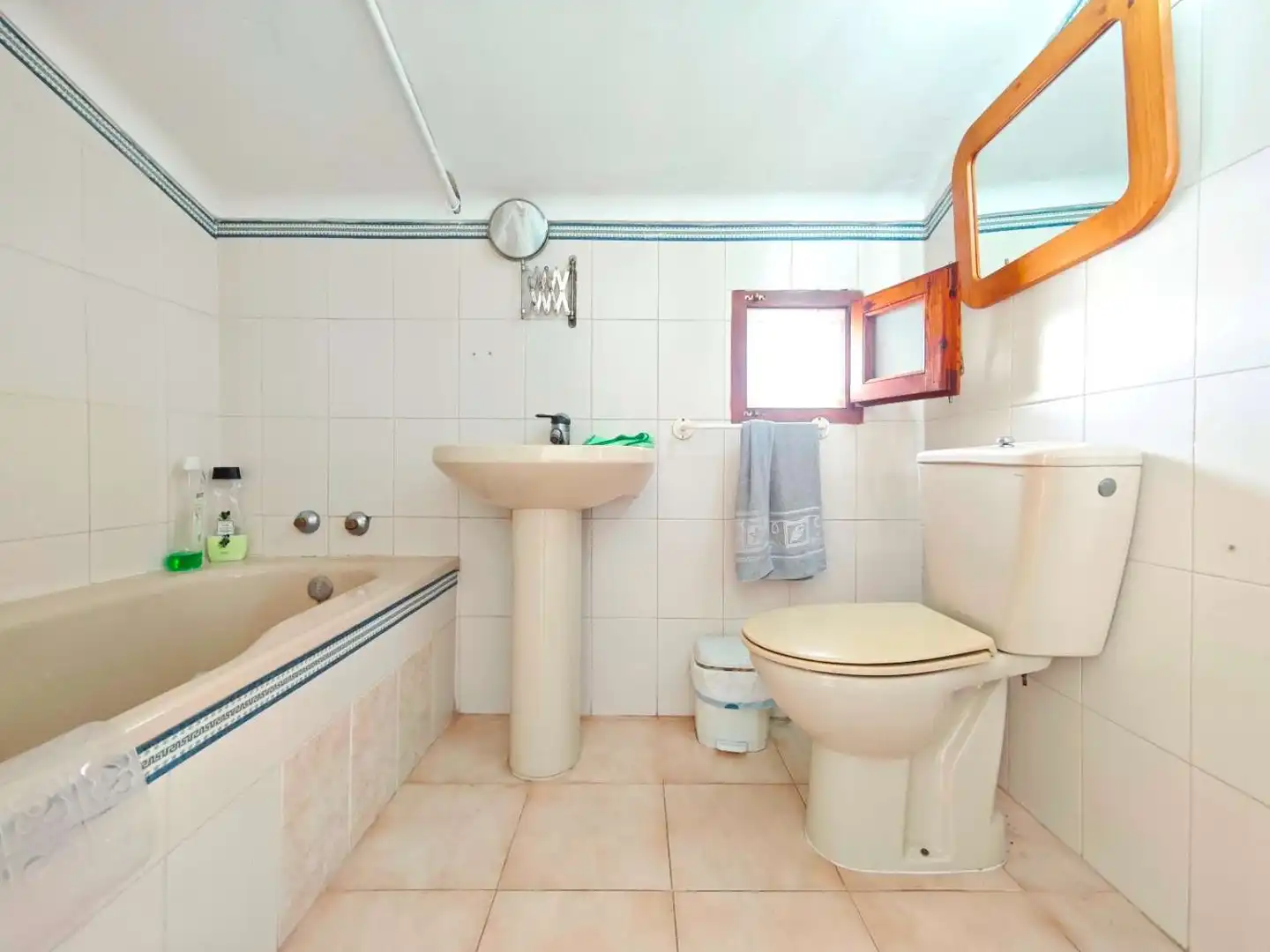 Baño de Casa o chalet en venta en Vélez-Málaga con Aire acondicionado, Terraza y Trastero