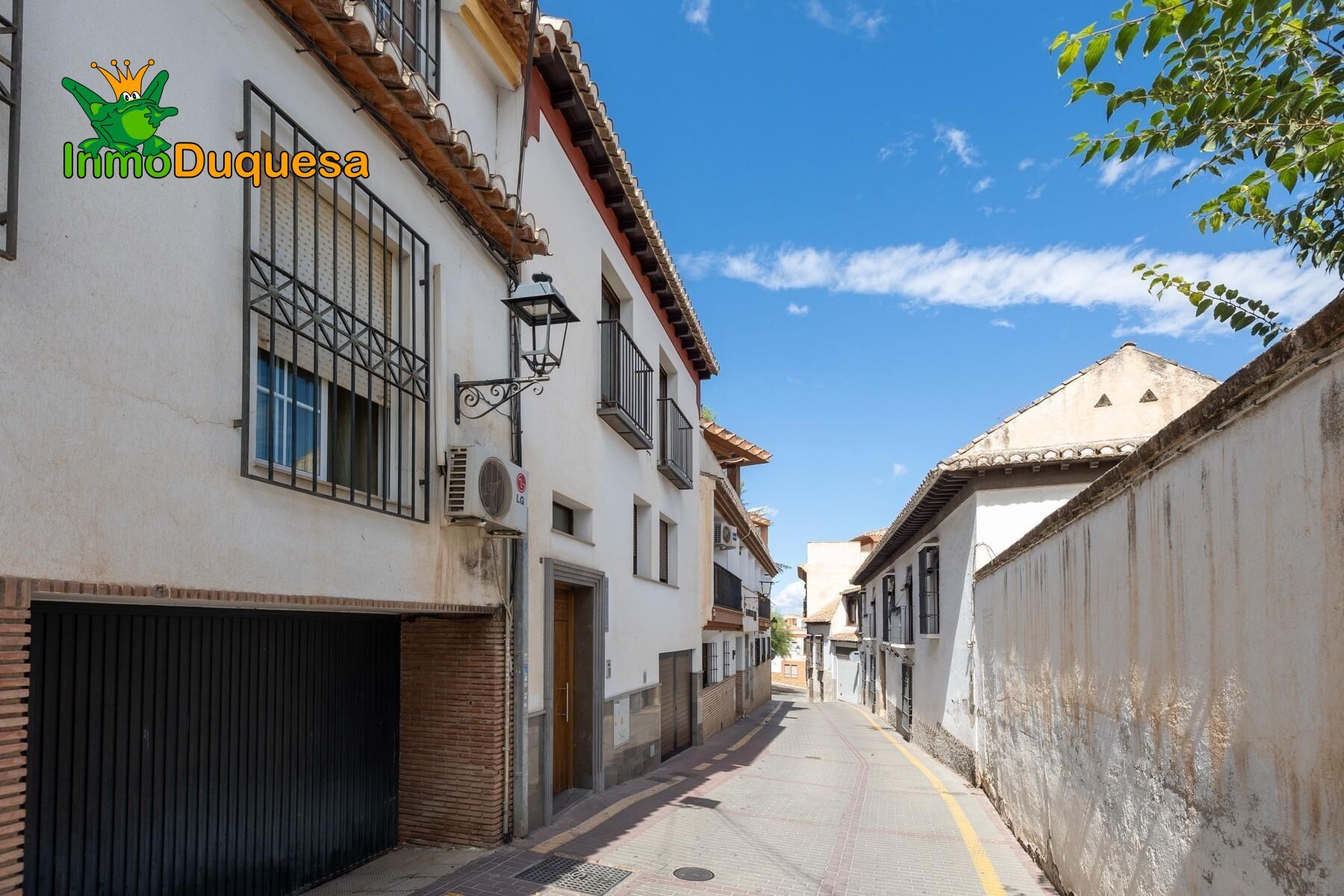 Vista exterior de Edifici en venda en La Zubia
