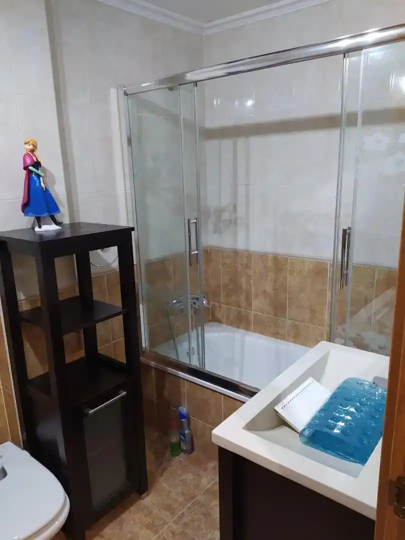 Bany de Pis en venda en Guijuelo amb Aire condicionat i Balcó