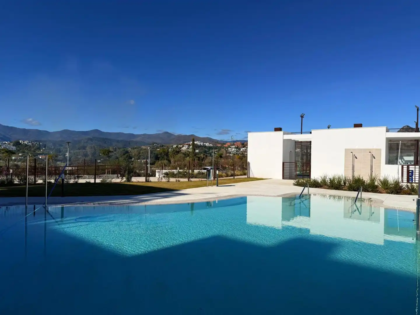 Swimming pool of Flat for sale in Estepona  with Air Conditioner, Heating and Terrace