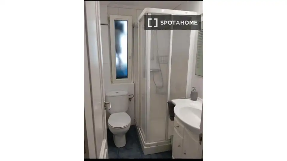 Baño de Apartamento para compartir en Hernani con Aire acondicionado, Terraza y Amueblado