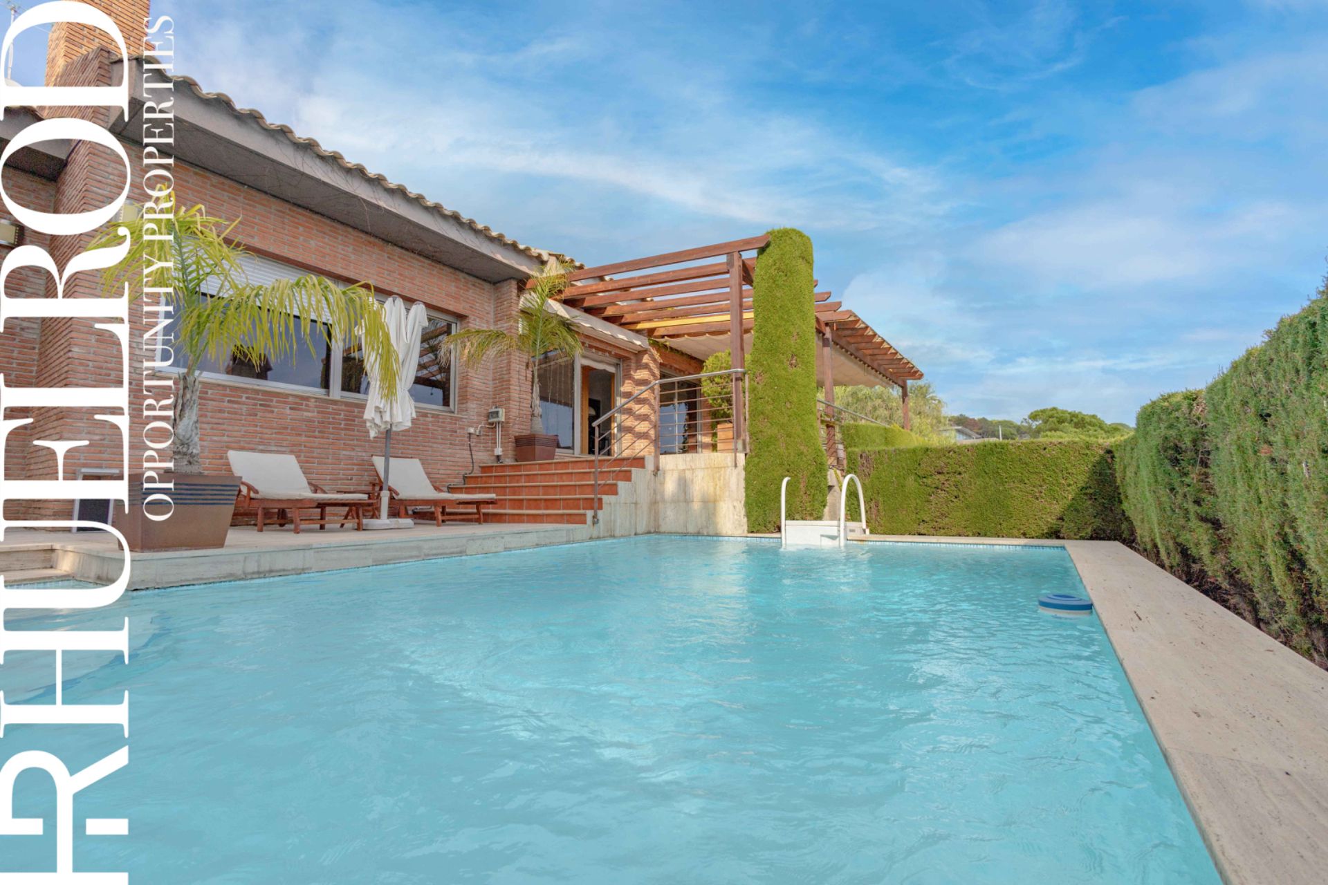 Piscina de Casa o xalet en venda en Cabrils amb Calefacció, Jardí privat i Traster