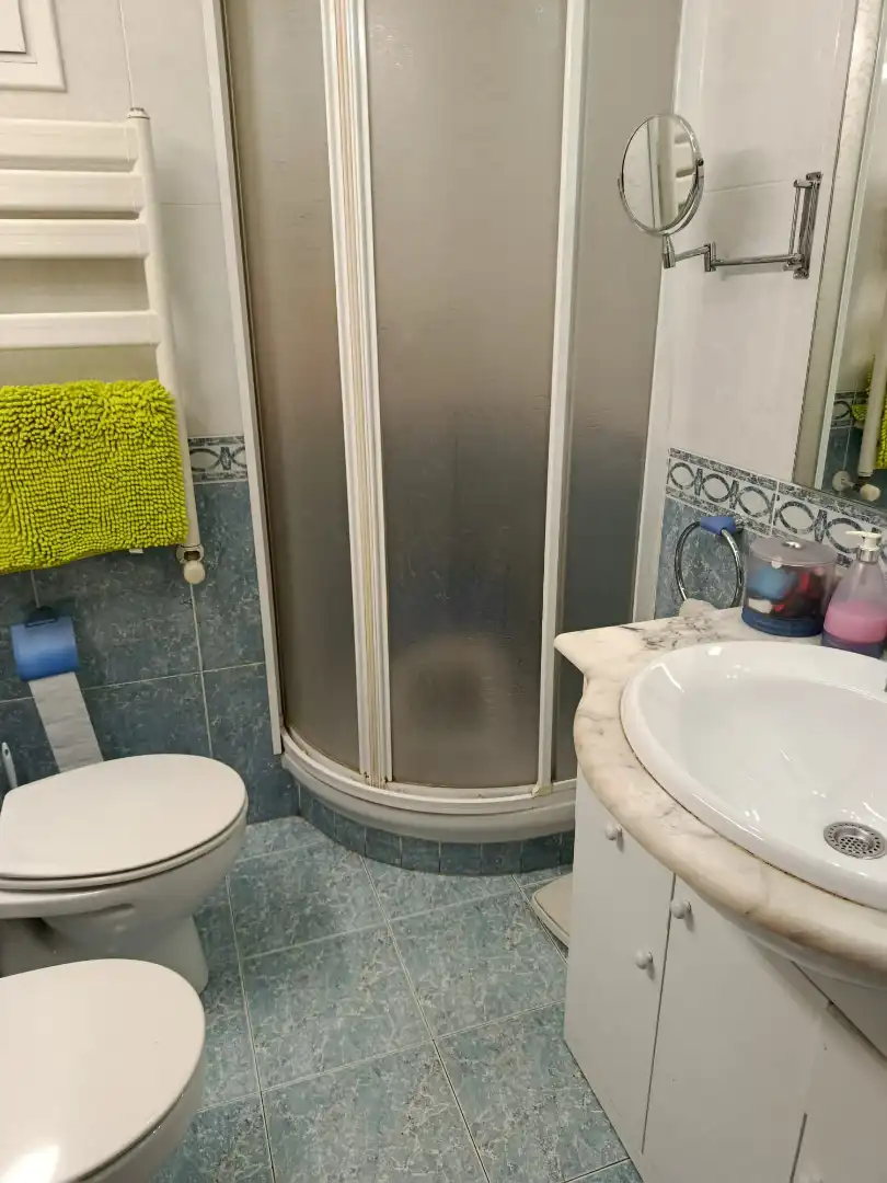 Baño de Piso en venta en Badalona con Calefacción y Balcón