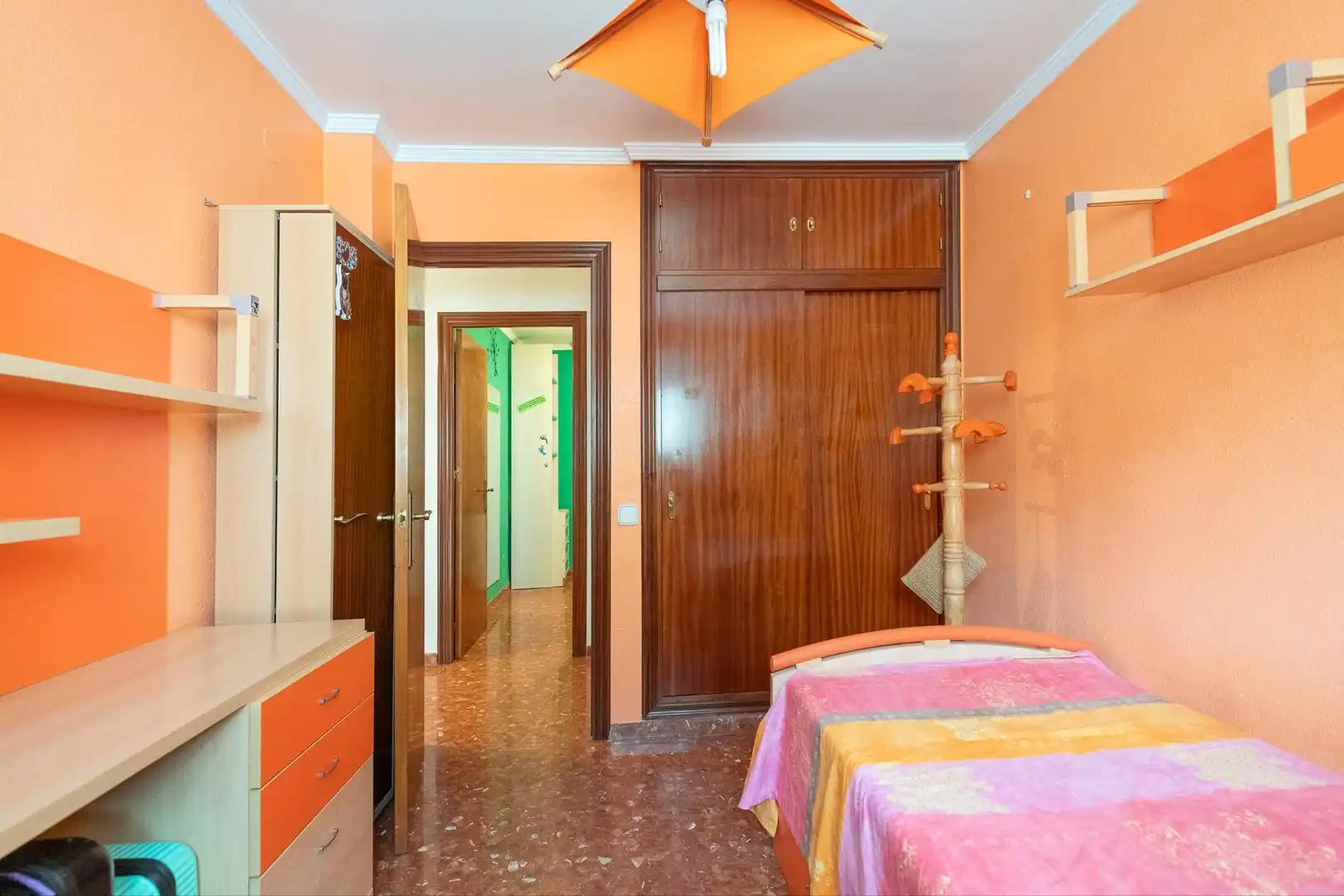 Habitación de Casa adosada en venta en Málaga con Aire acondicionado, Jardín privado y Terraza