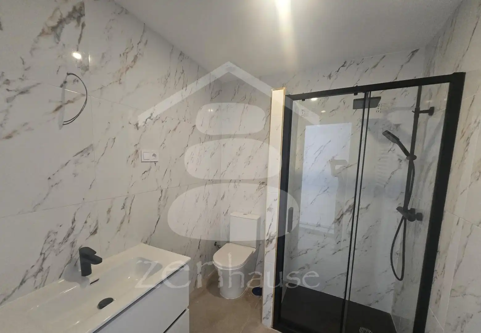 Badezimmer von Wohnung zur Miete in Getafe