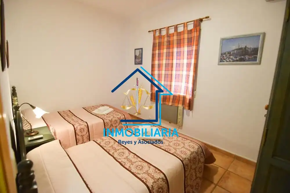 Vista exterior de Casa o xalet en venda en Córdoba amb Aire condicionat, Terrassa i Piscina