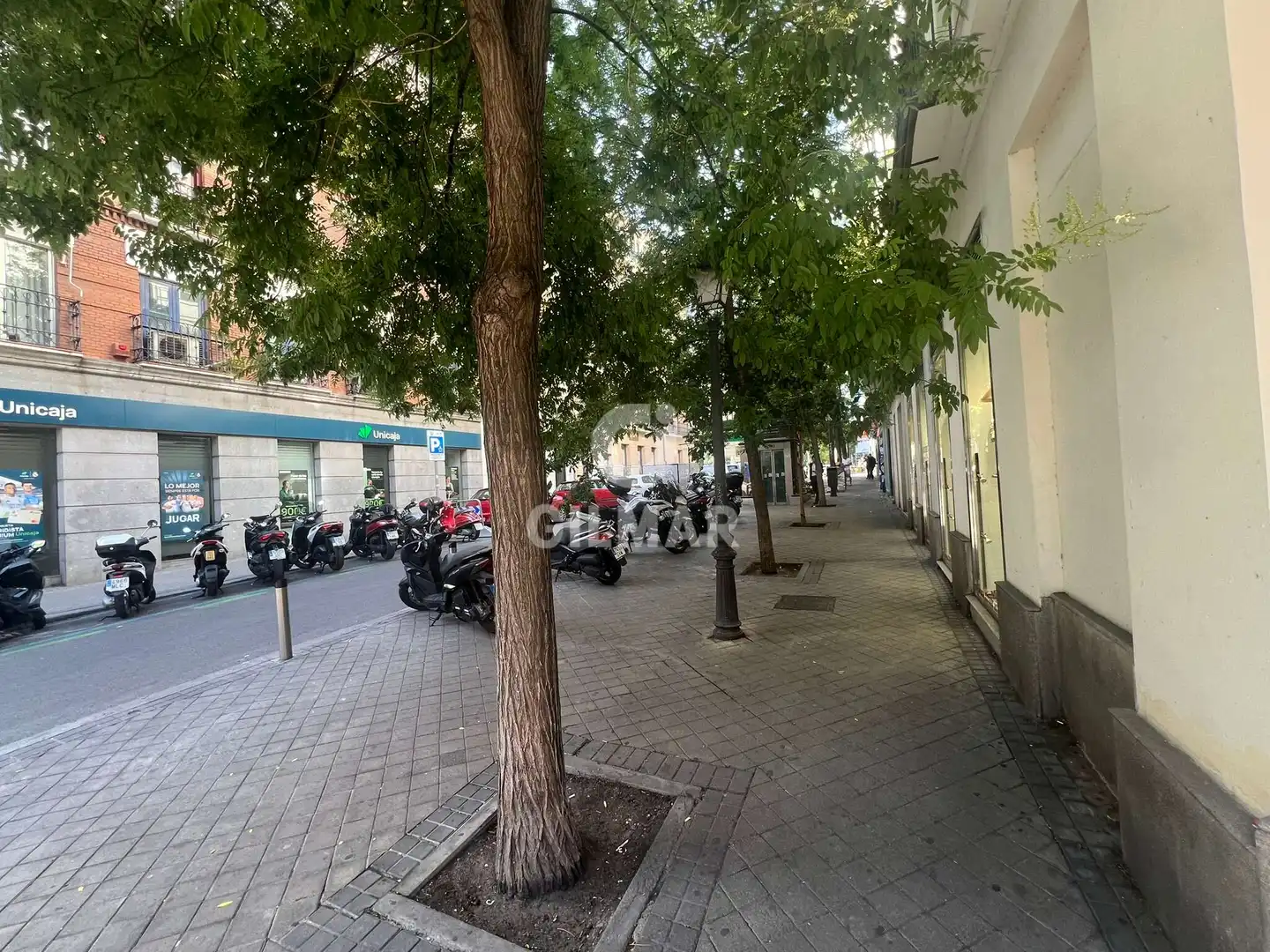 Vista exterior de Local en venda en Madrid