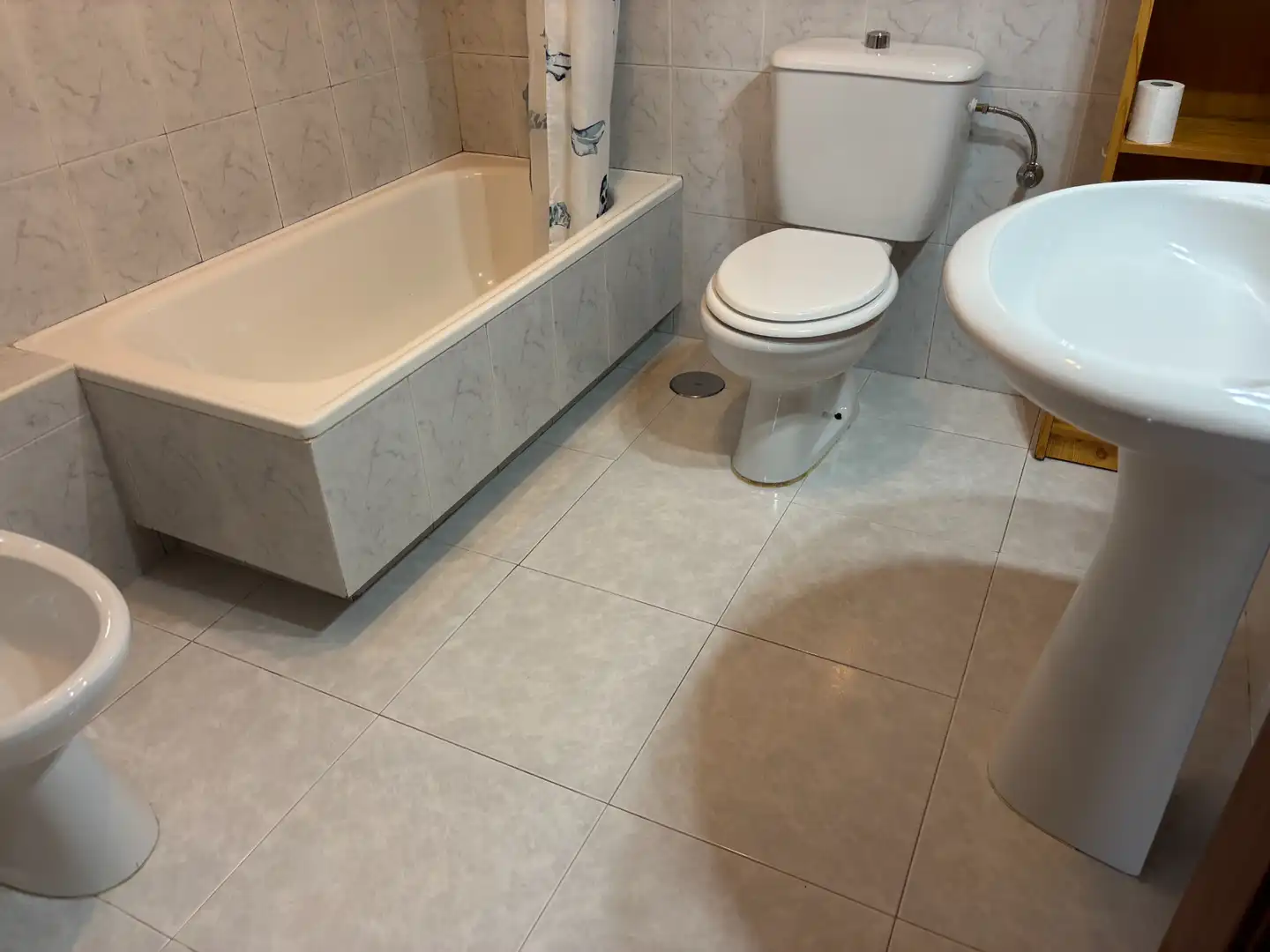 Baño de Piso de alquiler en Culleredo con Calefacción, Parquet y Trastero
