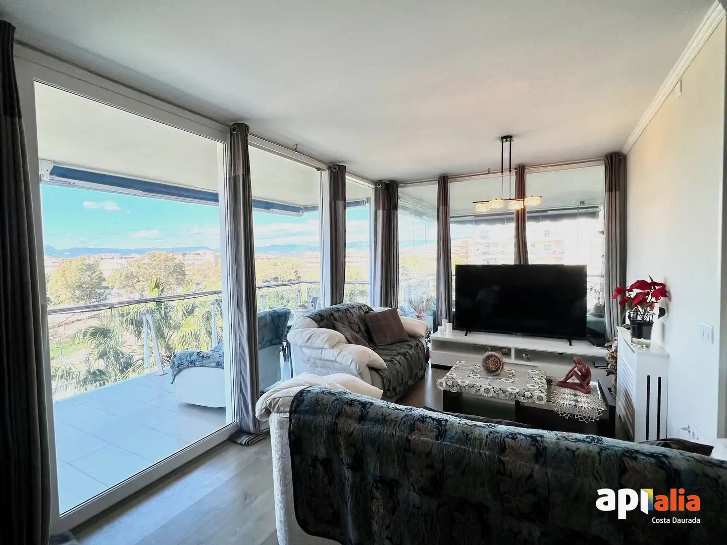 Sala de estar de Piso en venta en Salou con Calefacción, Piscina y Horno