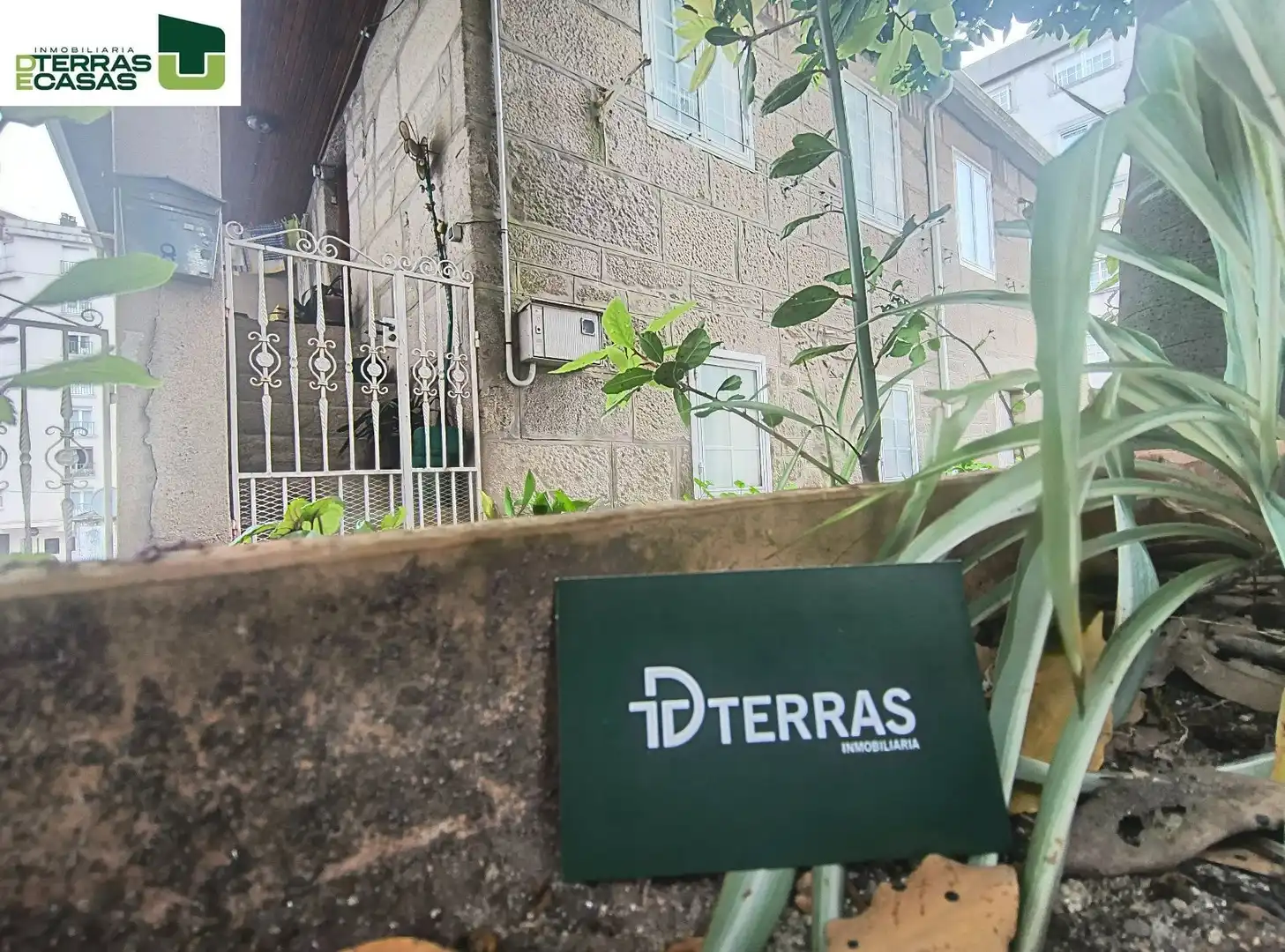 Terrassa de Casa o xalet en venda en Pontevedra Capital  amb Terrassa, Traster i Moblat