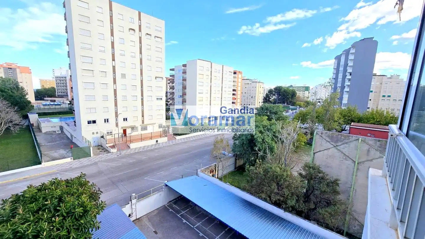 Vista exterior de Apartamento de alquiler en Gandia con Aire acondicionado, Calefacción y Piscina comunitaria