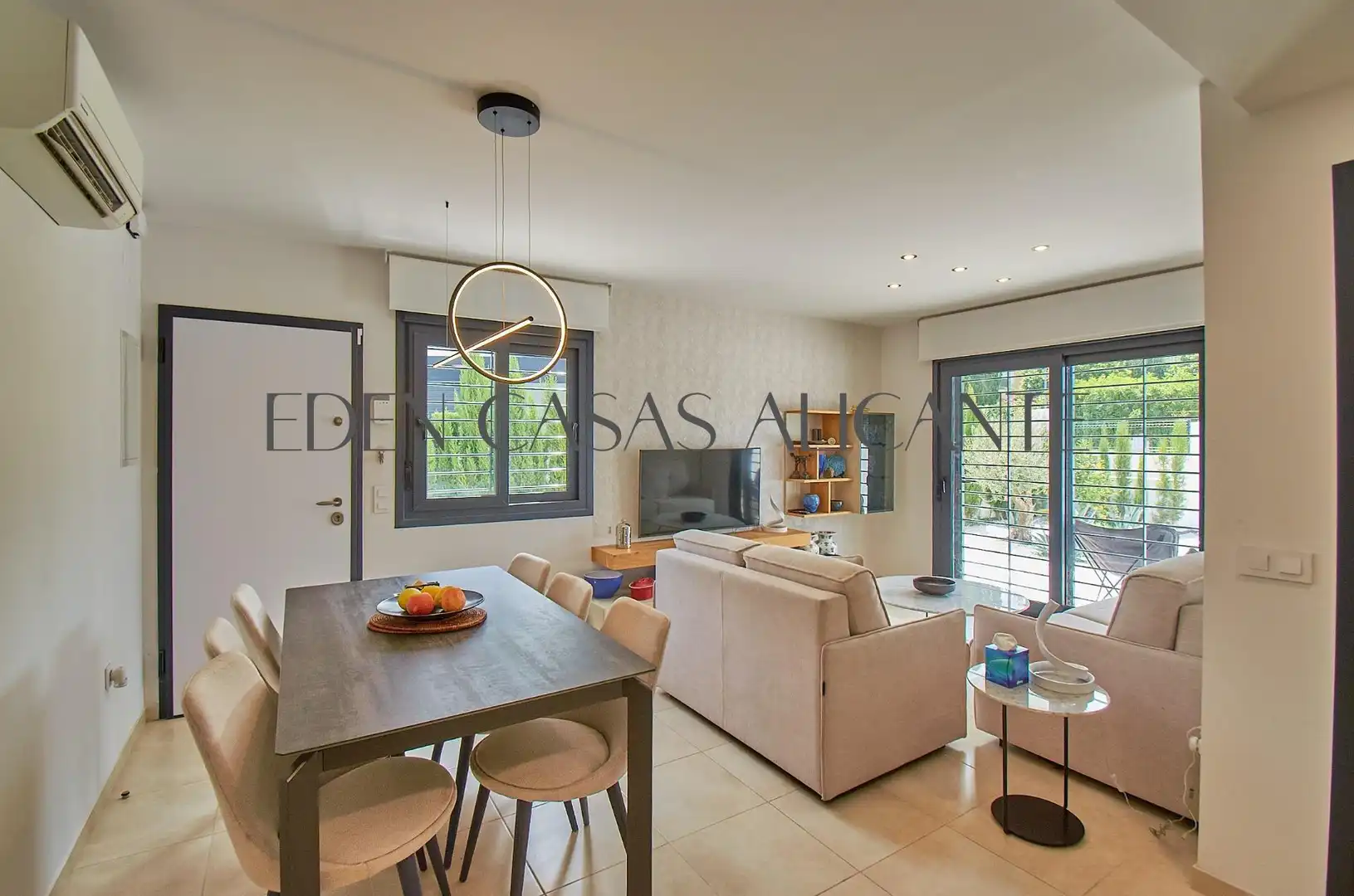 Sala de estar de Casa adosada en venta en Busot con Aire acondicionado, Calefacción y Jardín privado