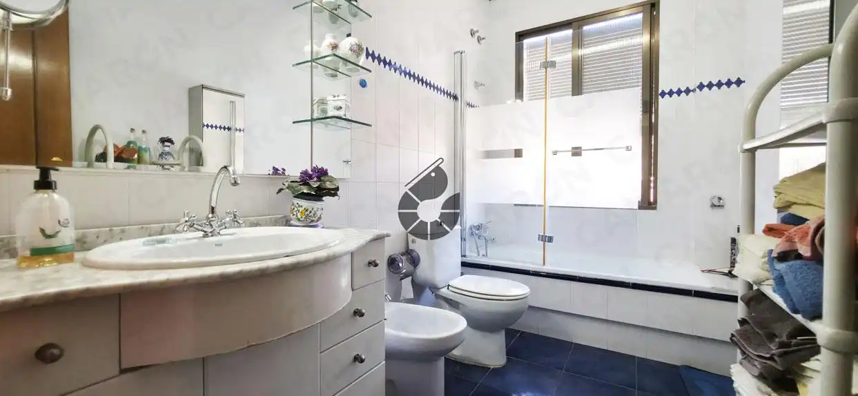 Baño de Casa o chalet en venta en Palomares del Río con Aire acondicionado, Jardín privado y Piscina