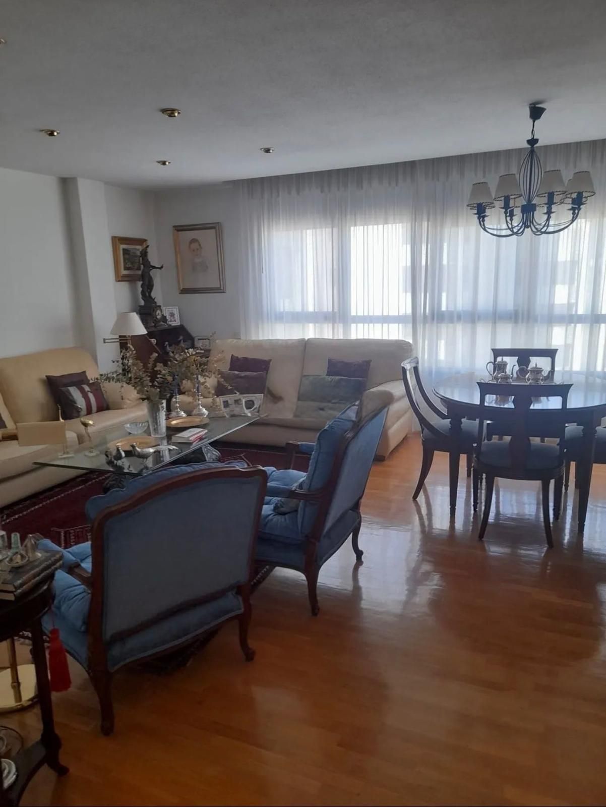 Sala de estar de Piso en venta en  Murcia Capital con Parquet, Trastero y Amueblado
