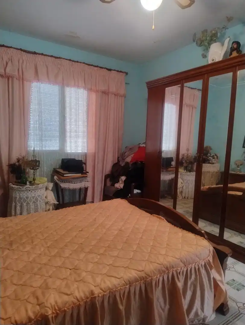 Schlafzimmer von Einfamilien-Reihenhaus zum Verkauf in Piedrabuena mit Möbliert