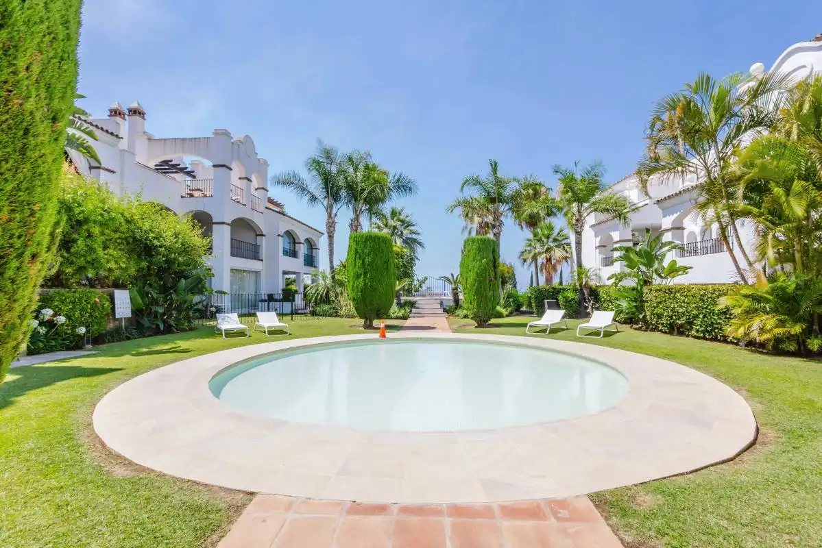 Jardín de Dúplex en venta en Marbella con Aire acondicionado, Calefacción y Jardín privado