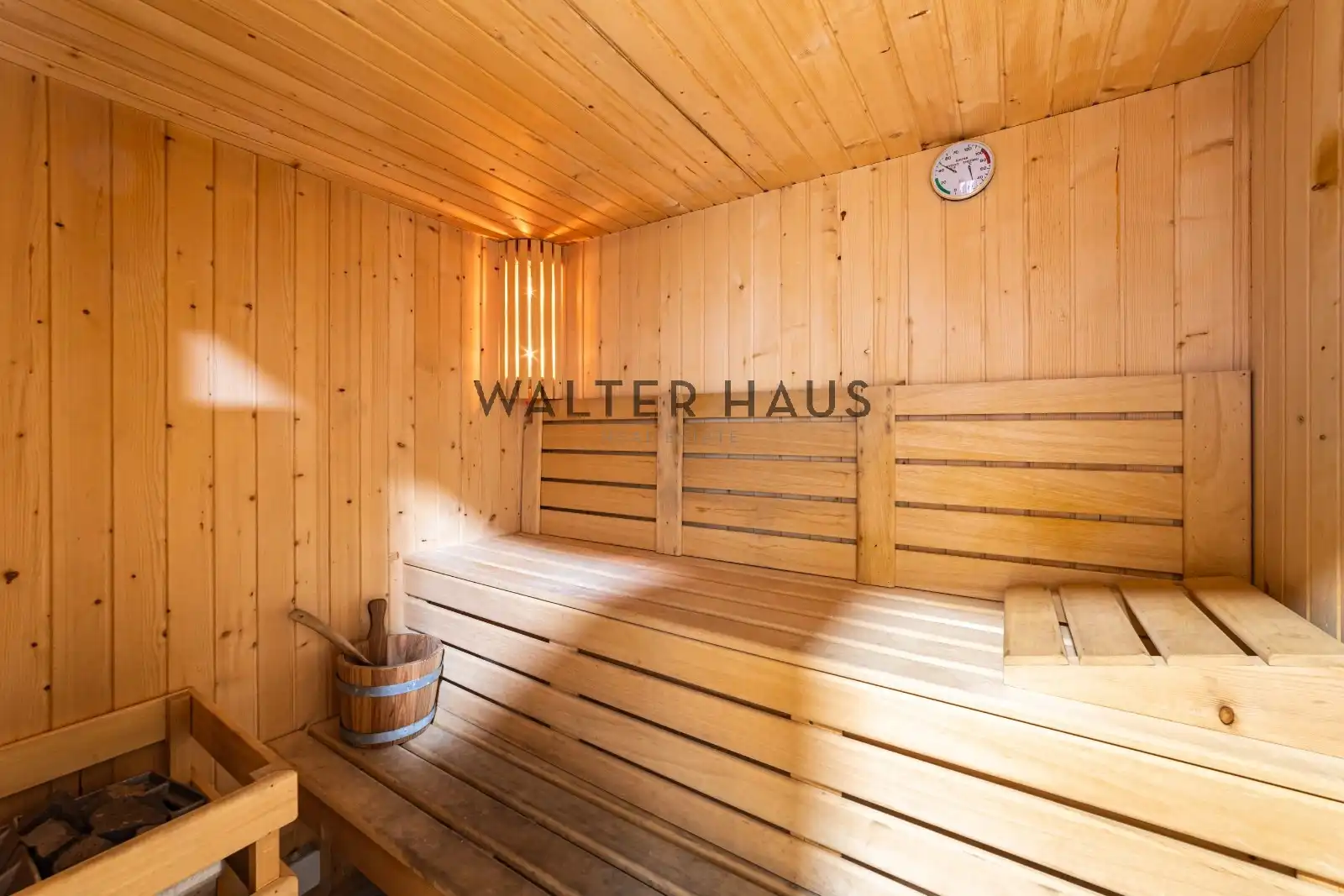Flat for sale in Madrid  with Air Conditioner, Heating and Storage room