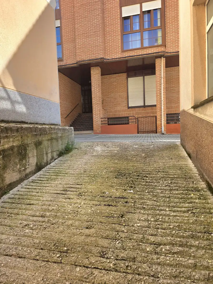 Aparcament de Pis en venda en Aguilar de Campoo amb Calefacció, Parquet i Traster