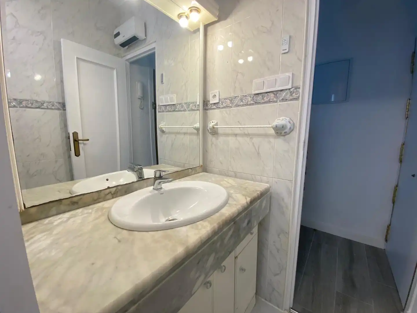 Room in Calle del Oasis, 4, Villaverde Alto
