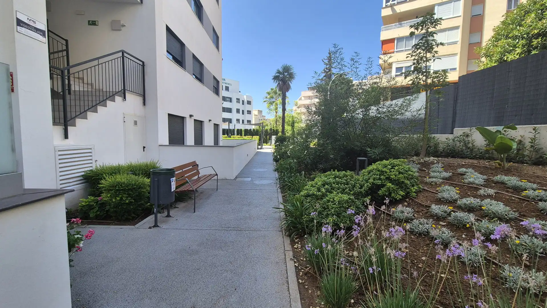 Exterior view of Ground floor for rent in Marbella  with Air Conditioner, Terrace and Storage room