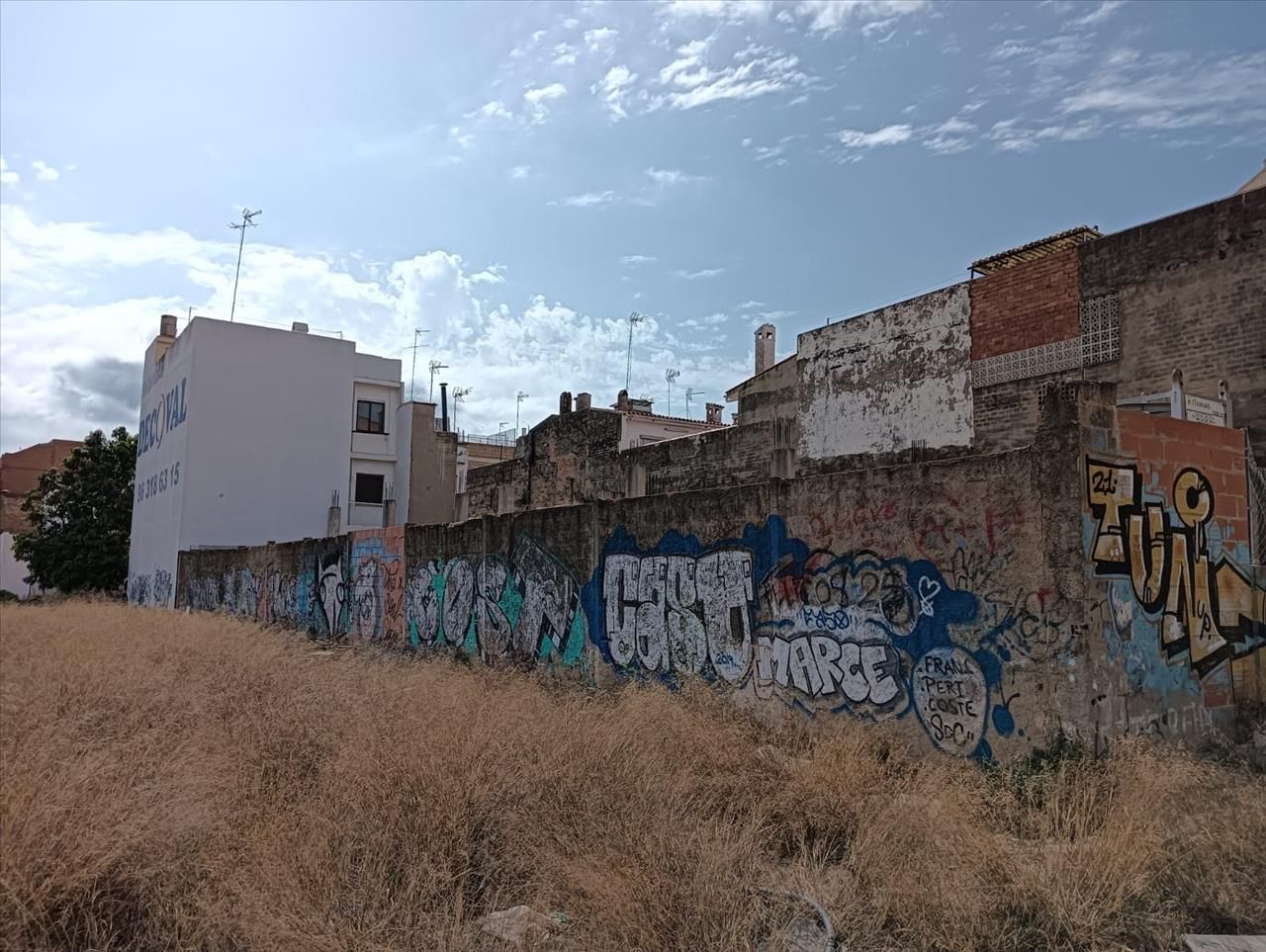 Vista exterior de Edificio en venta en Benetússer