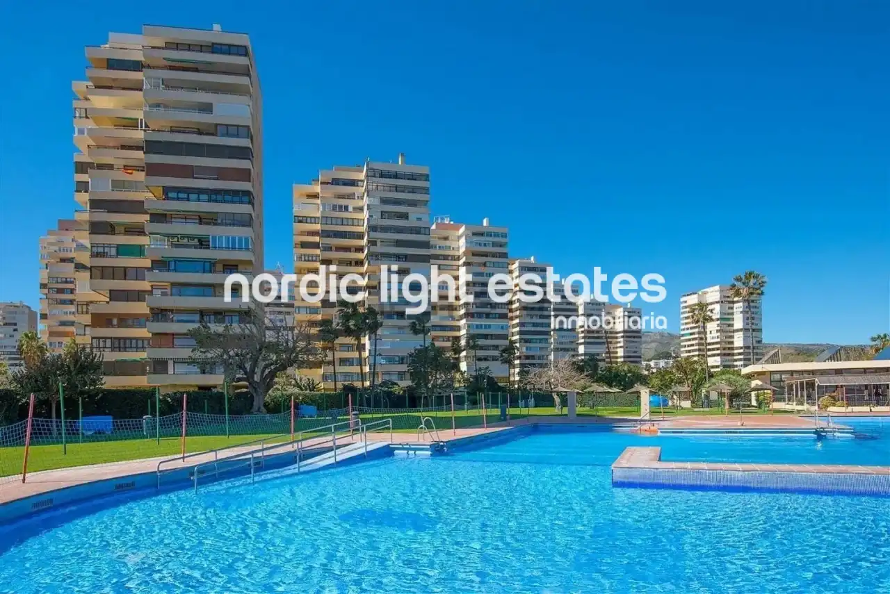 Piso con piscina en venta en Playamar - Benyamina