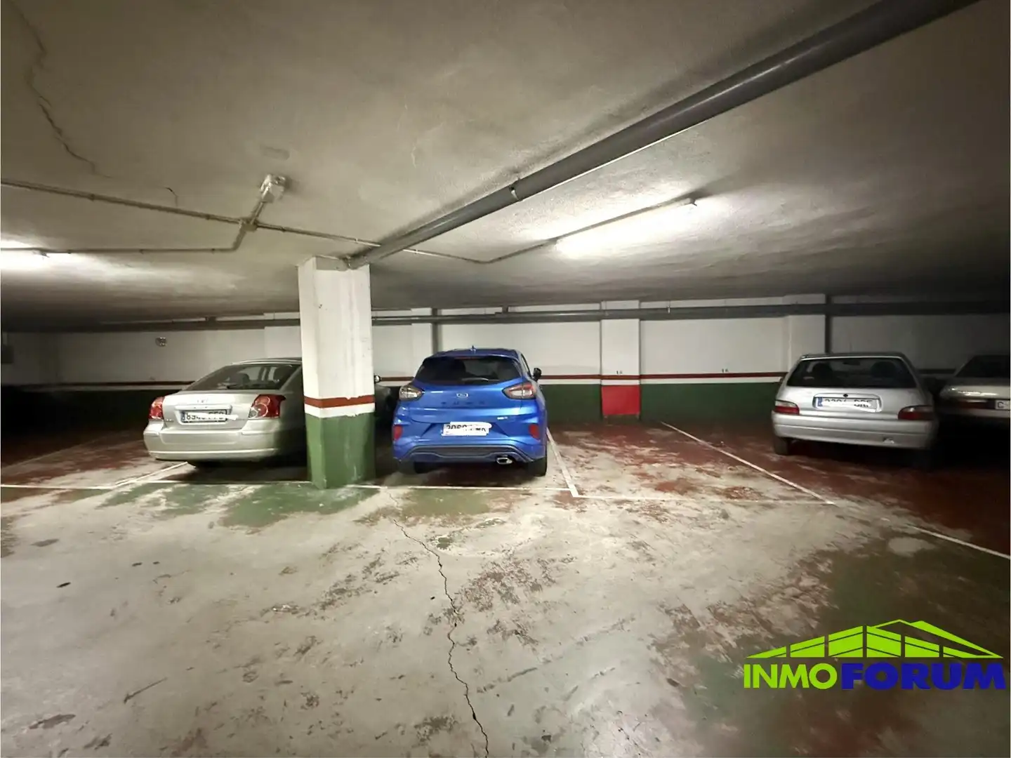 Aparcament de Pis en venda en A Coruña Capital  amb Parquet