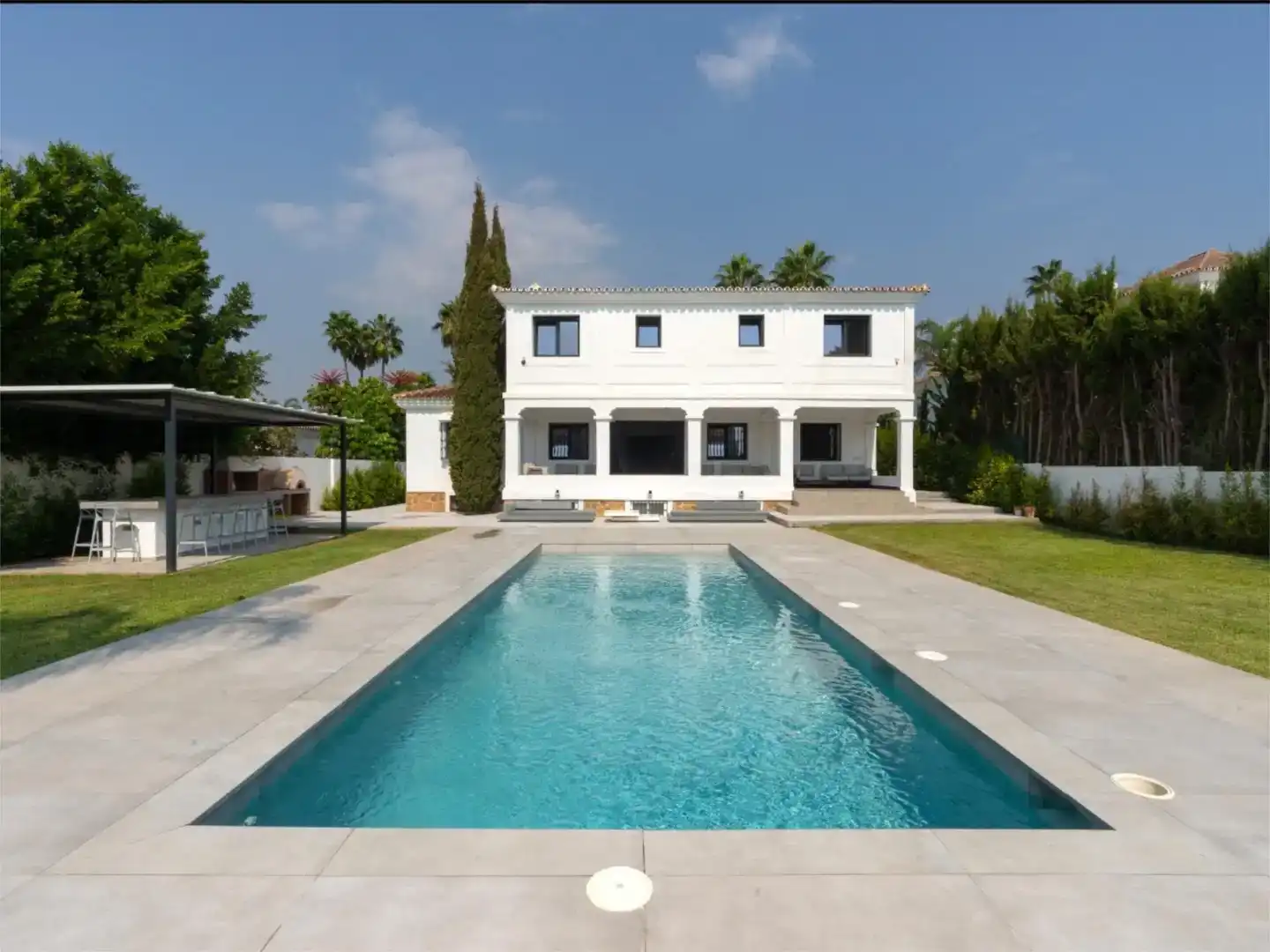 Exterior view of Flat for rent in Nueva Andalucía