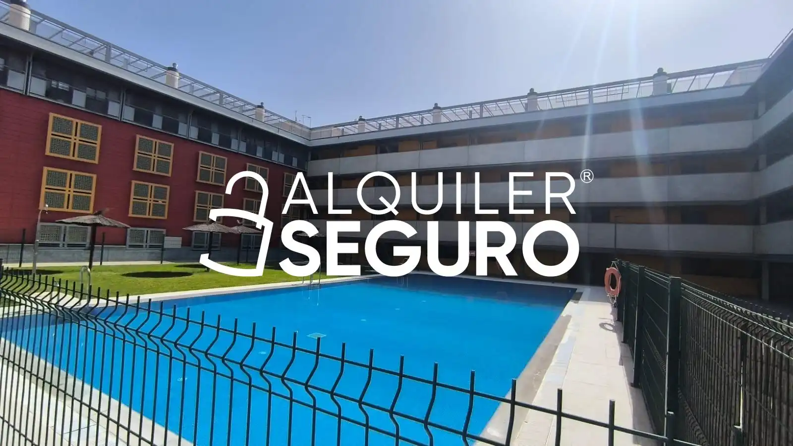 Piscina de Pis de lloguer en Camas amb Aire condicionat, Traster i Piscina