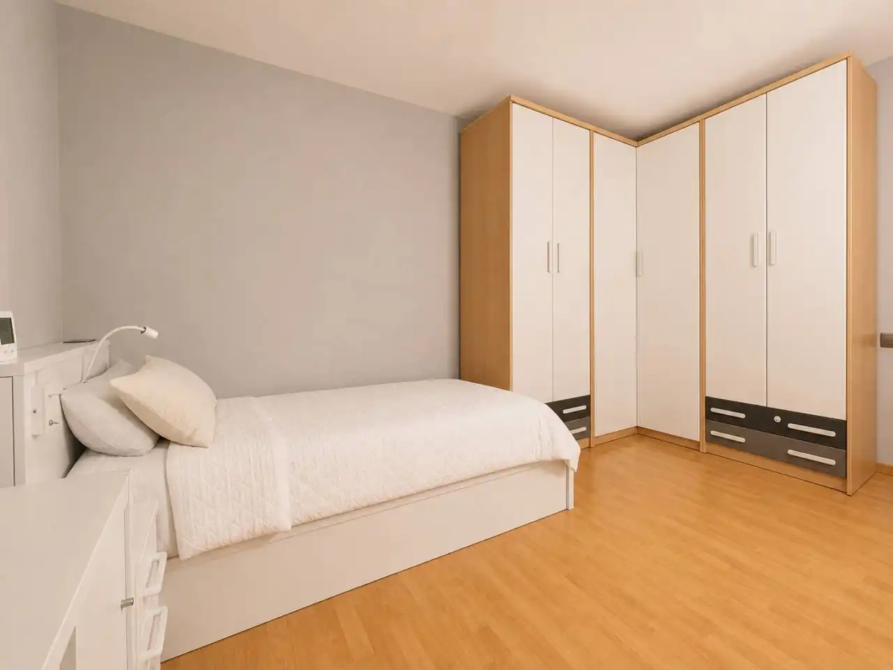 Bedroom of Flat for rent in Manresa  with Air Conditioner, Heating and Parquet flooring