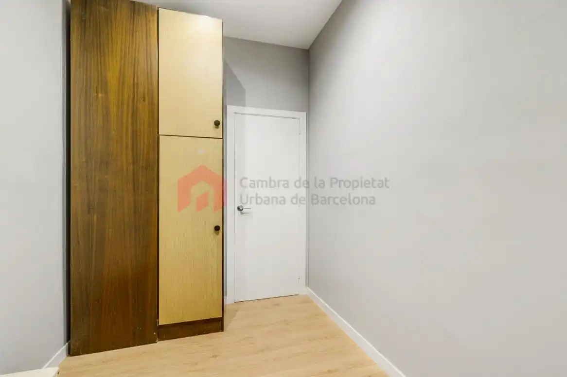 Habitación de Piso en venta en Barcelona con Parquet