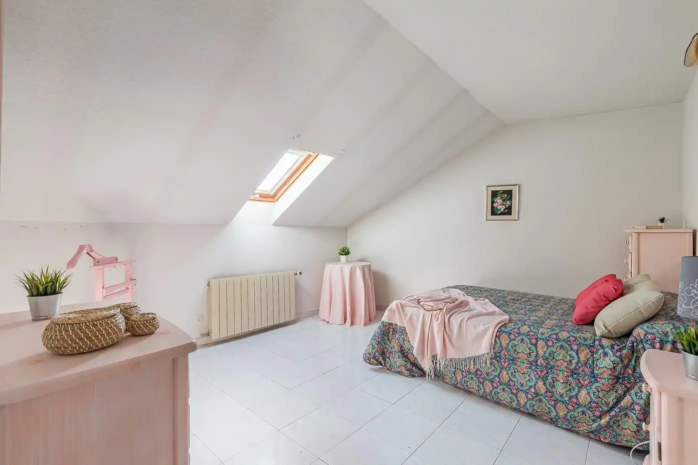 Habitación de Casa o chalet en venta en San Lorenzo de El Escorial con Calefacción, Alarma y Piscina comunitaria