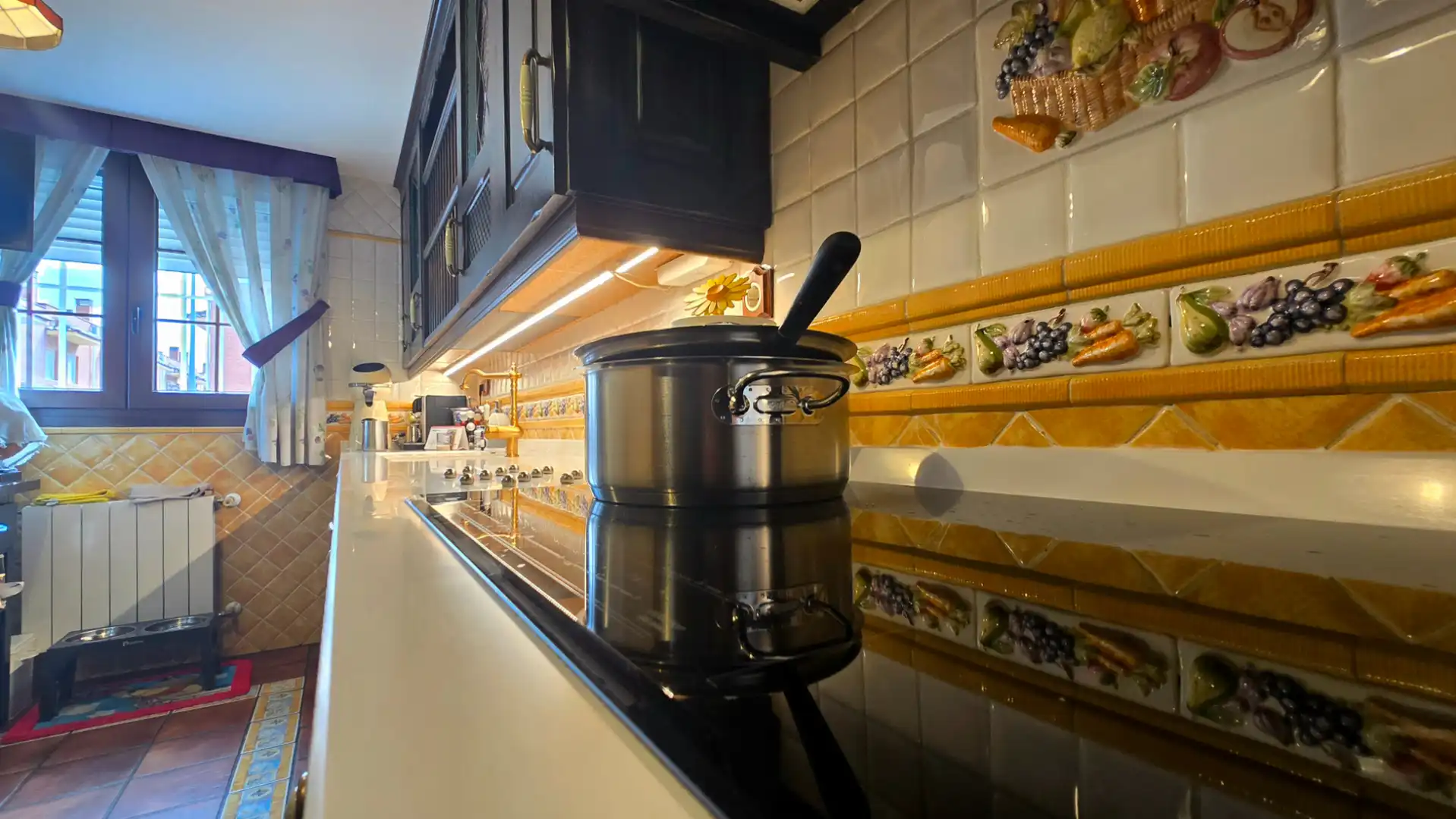 Cocina de Casa adosada en venta en Alcalá de Henares con Aire acondicionado, Calefacción y Jardín privado