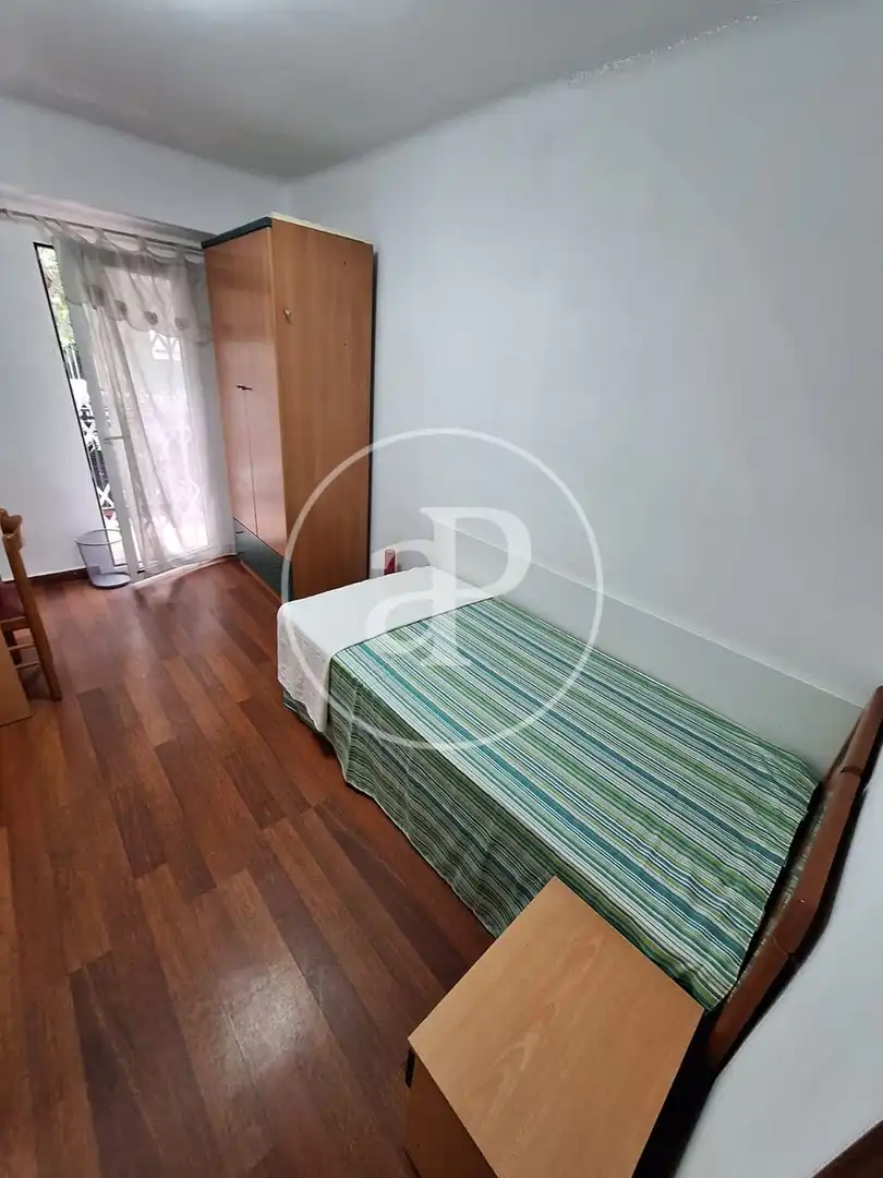 Habitación de Piso de alquiler en Valencia con Calefacción, Terraza y Amueblado