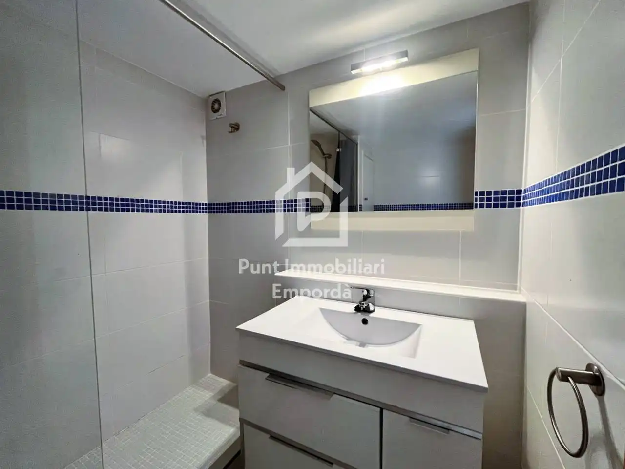 Bathroom of Study for sale in Roses  with Air Conditioner, Parquet flooring and Terrace