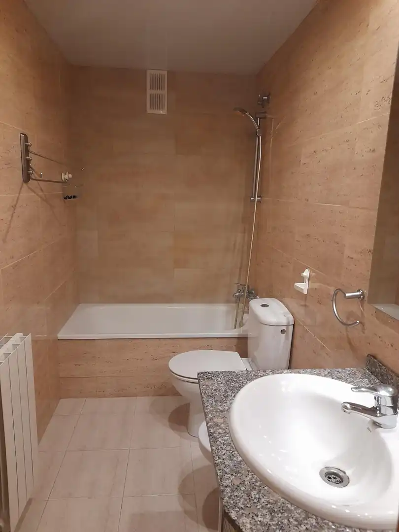 Bathroom of Flat for rent in Mataró  with Heating and Parquet flooring