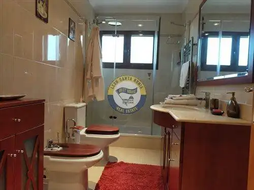 Bathroom of Houses for sale in Santovenia de la Valdoncina  with Heating, Terrace and Furnished
