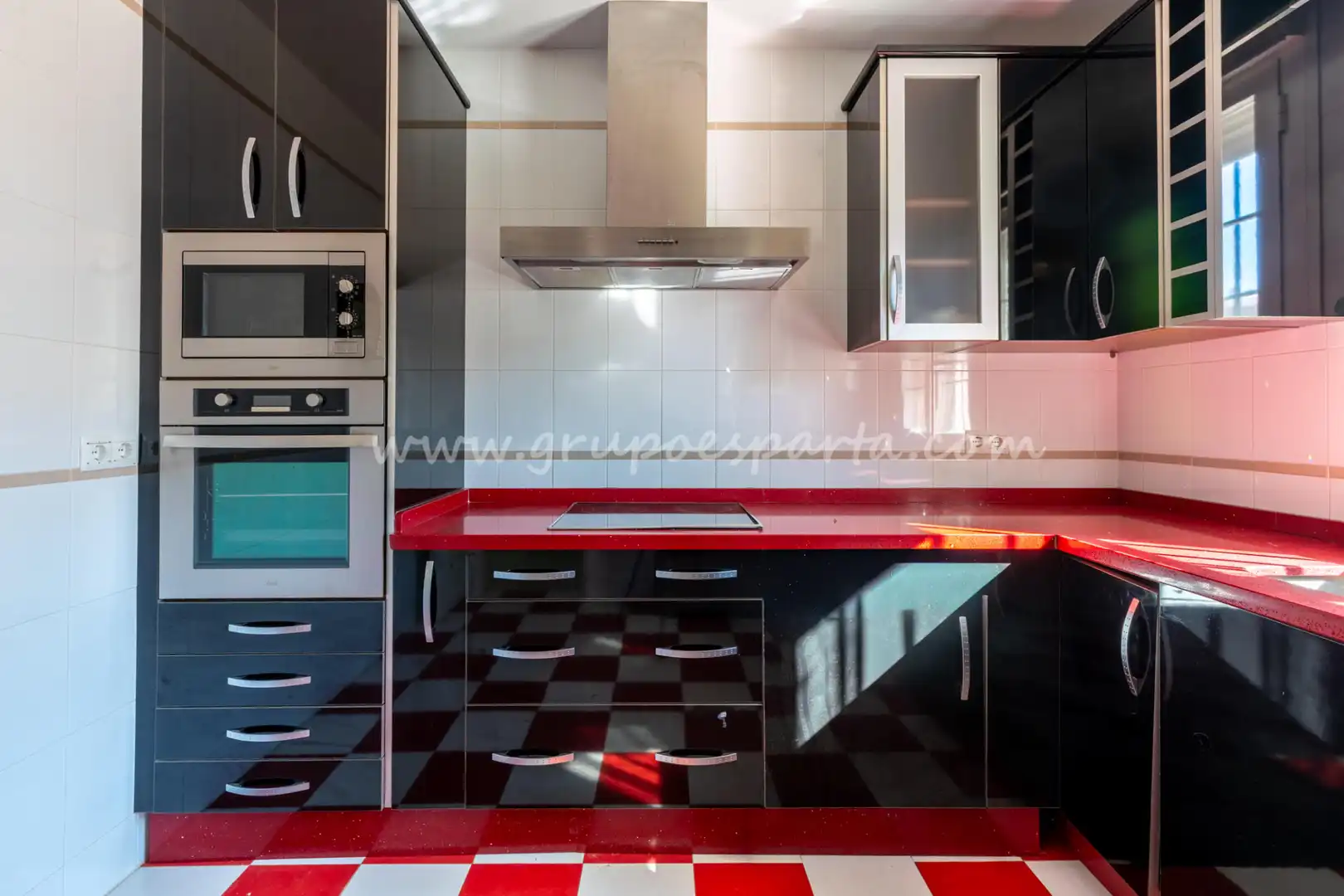 Kitchen of Detached homes for sale in Espartinas  with Air Conditioner, Heating and Oven