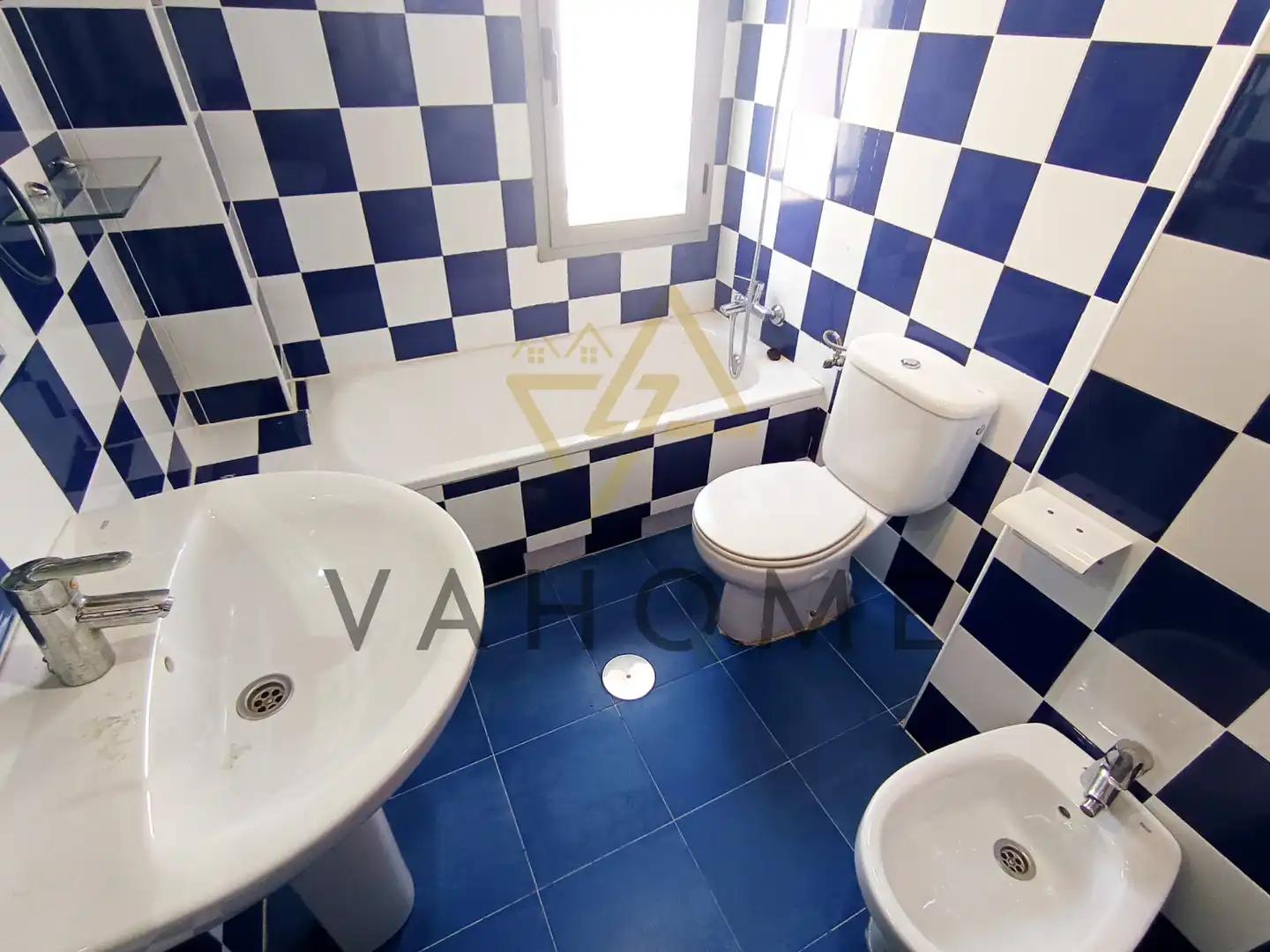 Baño de Casa adosada en venta en Bargas con Aire acondicionado, Calefacción y Terraza