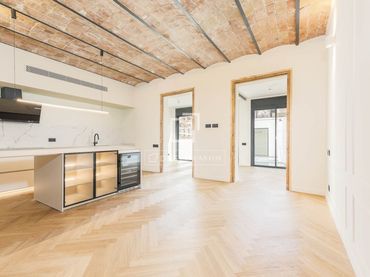 Appartamento con balcone in vendita a Eixample