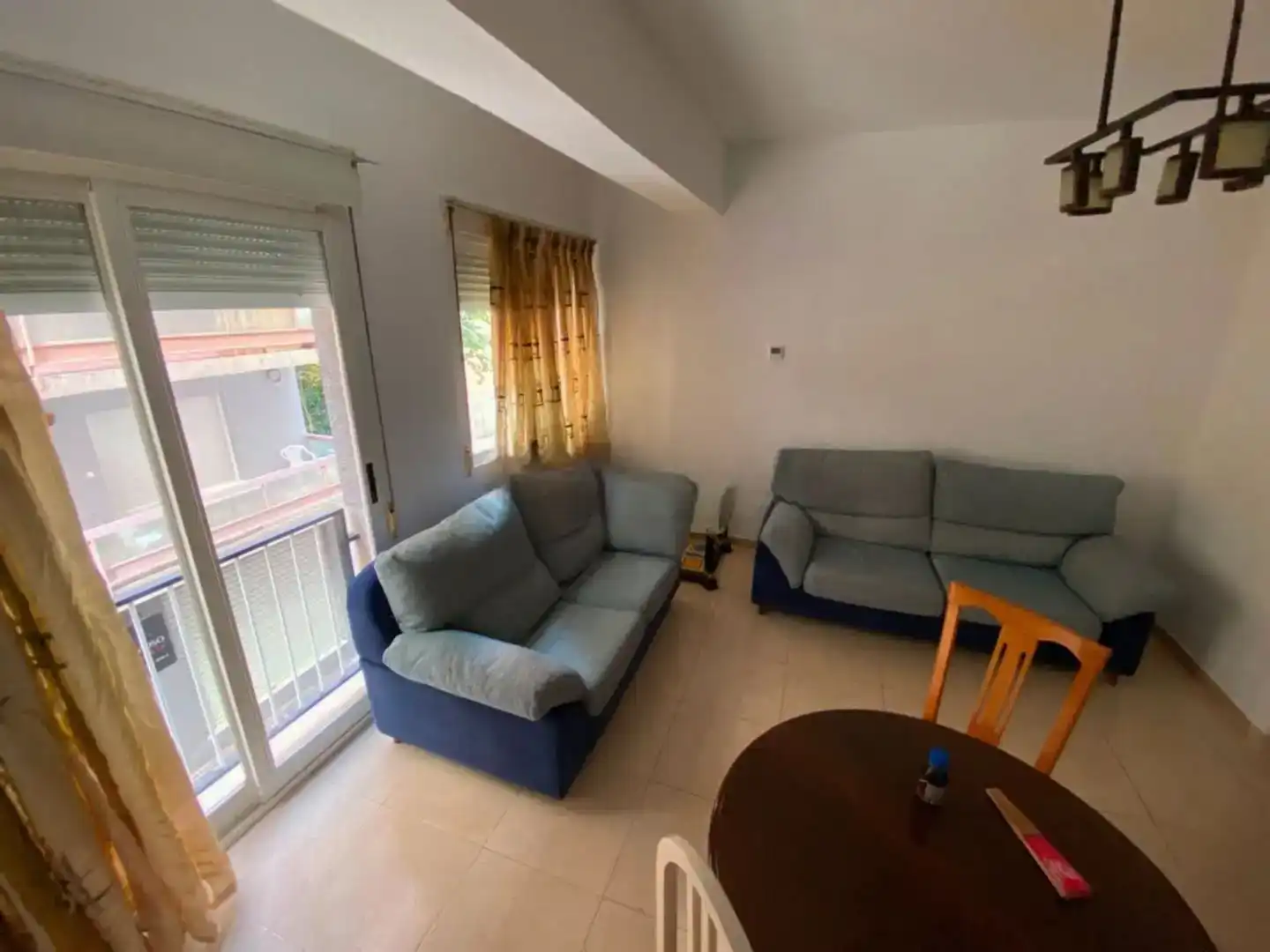 Sala d'estar de Pis de lloguer en Los Alcázares amb Moblat