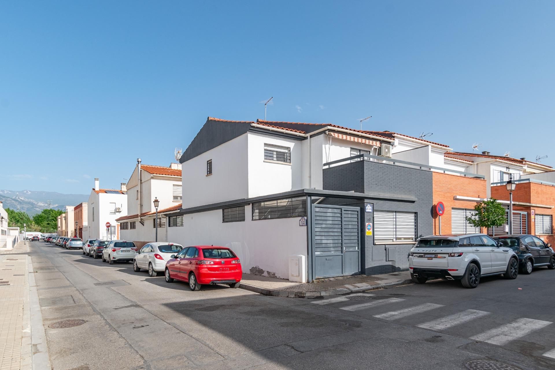 Vista exterior de Casa adosada en venda en Armilla amb Aire condicionat, Calefacció i Terrassa