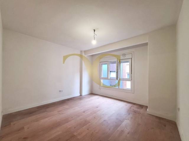 Piso en Venta en Calle Marqués de Casa Valdés en La Arena