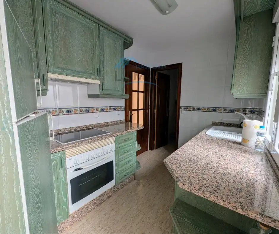 Cocina de Dúplex en venta en Navalmoral de la Mata con Calefacción, Terraza y Balcón