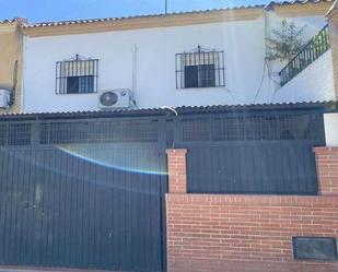 Vista exterior de Casa adosada en venda en Jerez de la Frontera