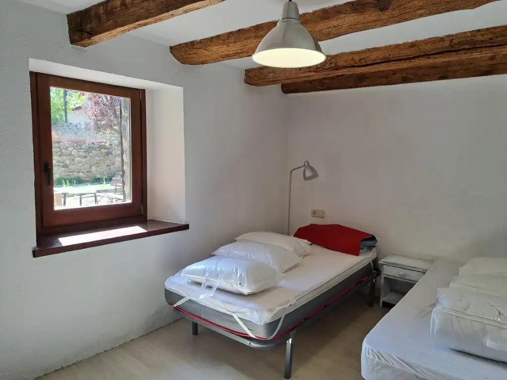 Schlafzimmer von Erdgeschoss zur Miete in Das mit Heizung, Privatgarten und Parkett